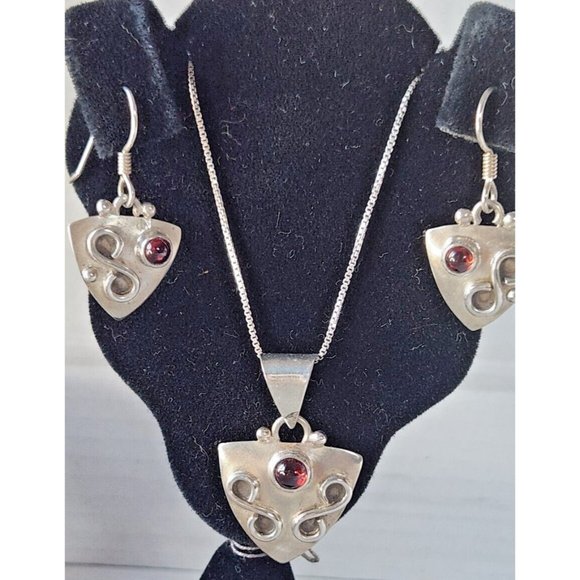 Jewelry Necklace Earrings Set Round Garnet 16" Silver Chain weight 9.1 Gr - Picture 1 of 6